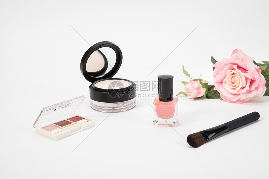 Unlocking the Secrets： Exploring Fashion & Beauty with a Lock Cylinder and Hinge Focus